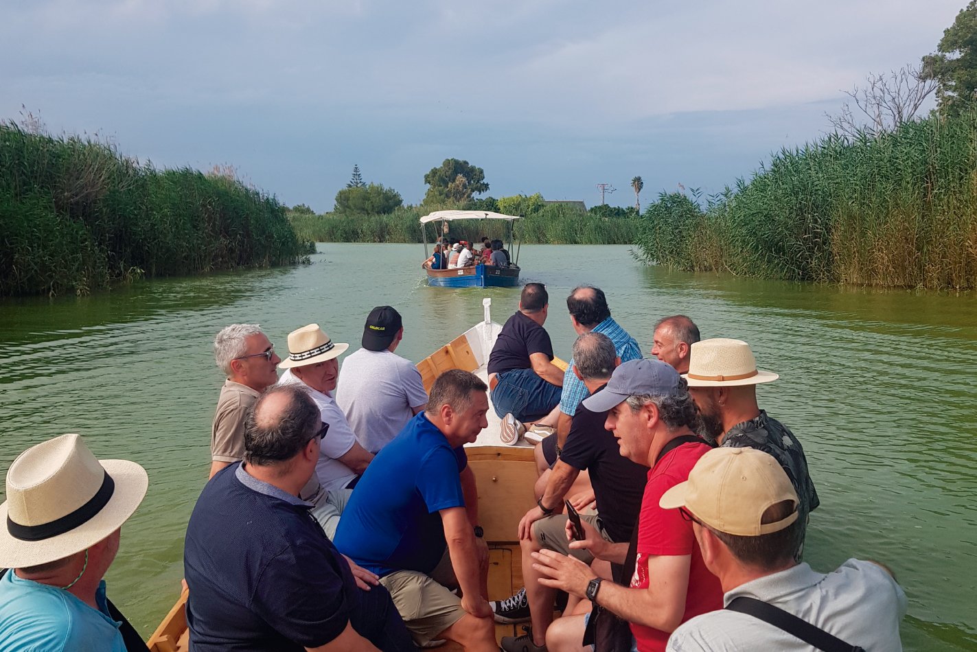 paseo en barca en la albufera compartido