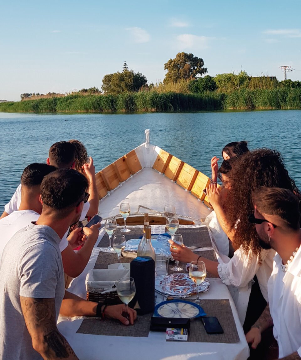 celebra-cumpleanos-aperitivo-en-la-albufera-paseo-en-barca-palmar-por-tu-cumpleanos-4