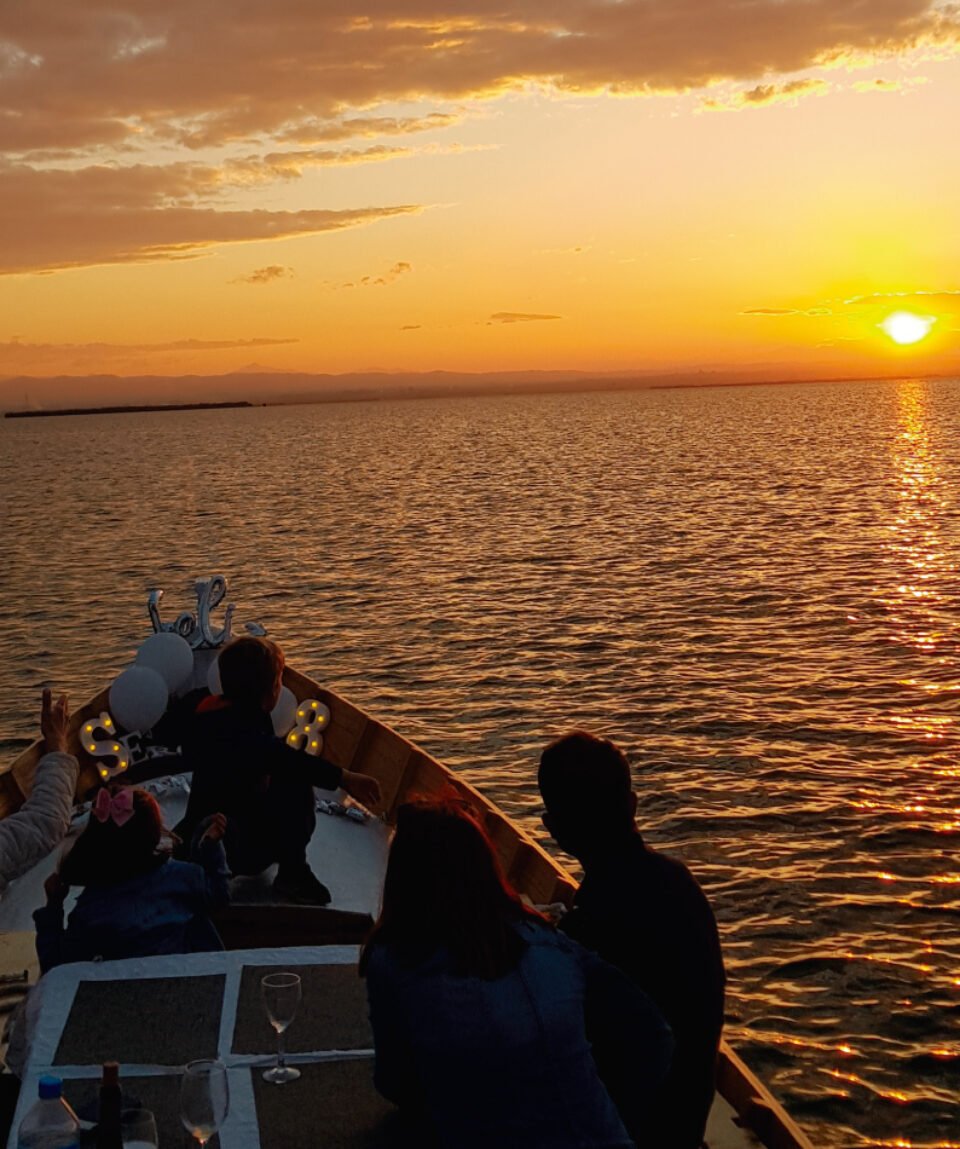 celebra-cumpleanos-aperitivo-en-la-albufera-paseo-en-barca-palmar-por-tu-cumpleanos-7