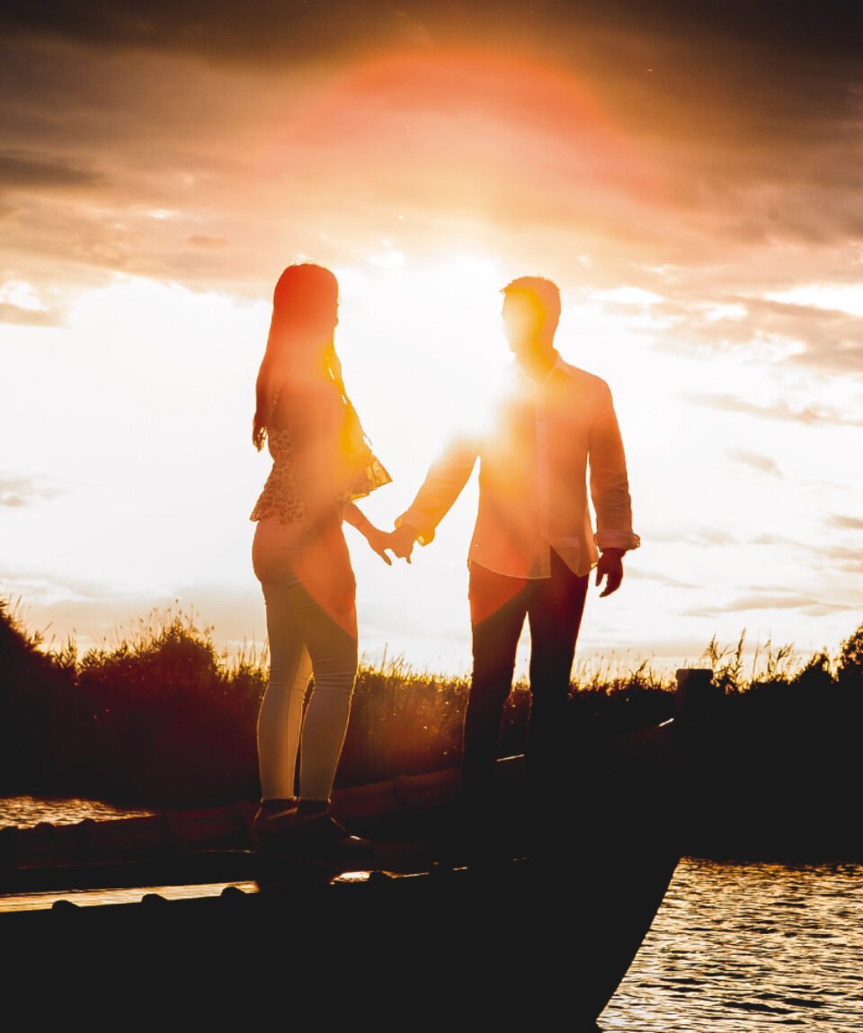 fotografia-preboda-en-barca-por-la-albuera-valencia-la-posta-5