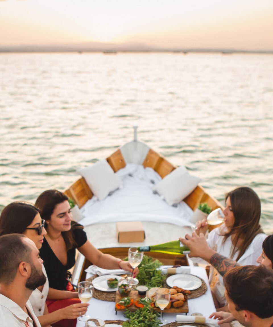 la-posta-paseo-privado-en-barca-albufera-puesta-de-sol-con-cena-16