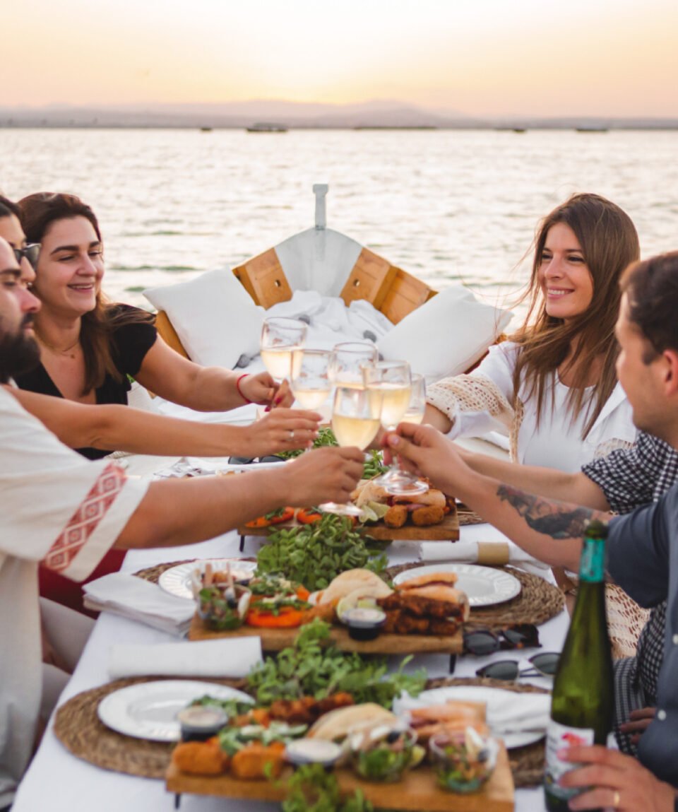 la-posta-paseo-privado-en-barca-albufera-puesta-de-sol-con-cena-2