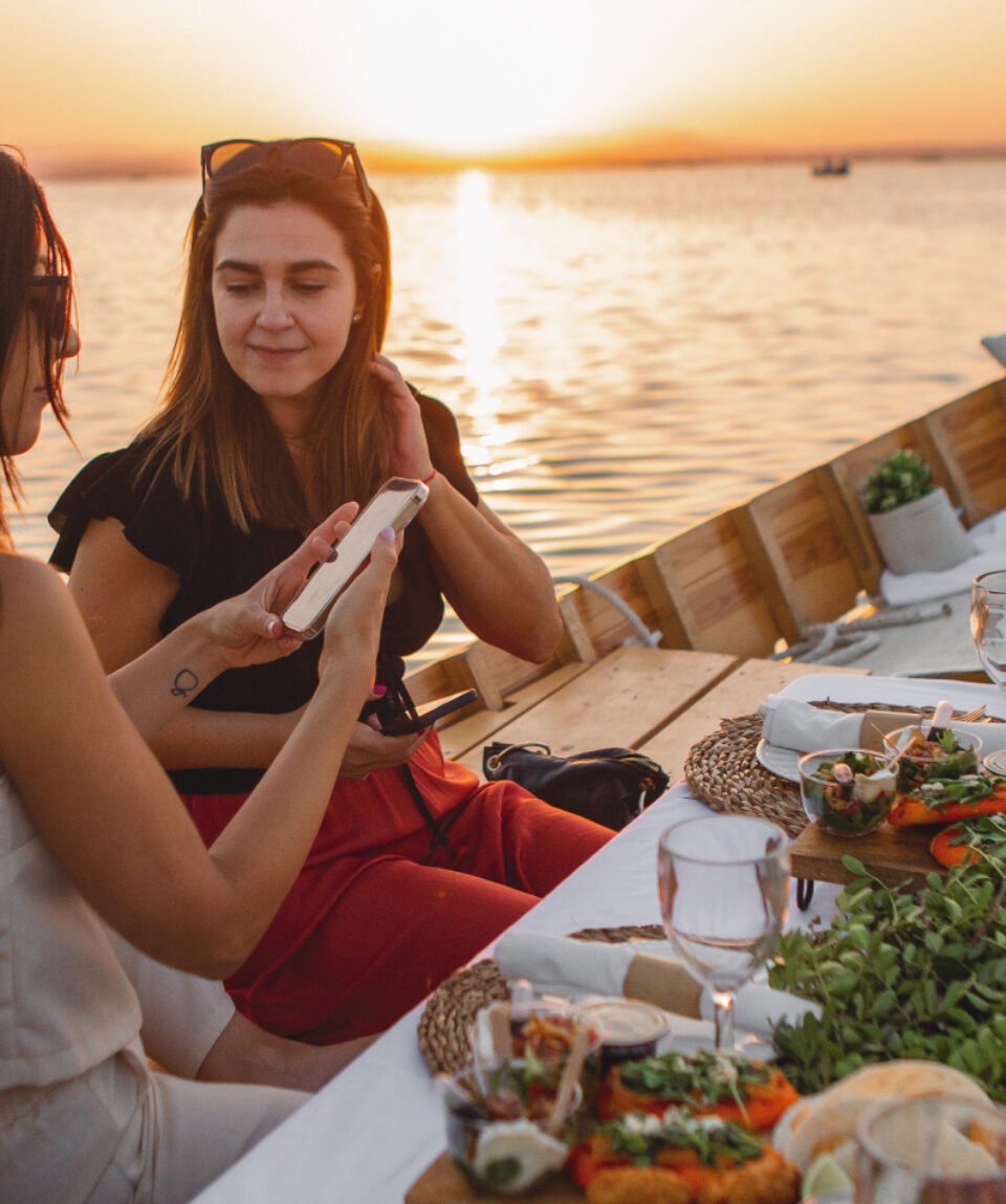 la-posta-paseo-privado-en-barca-albufera-puesta-de-sol-con-cena-6