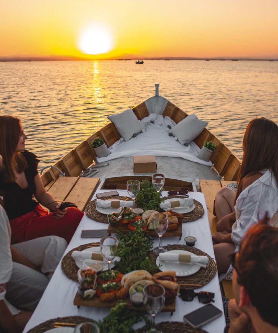 la-posta-paseo-privado-en-barca-albufera-puesta-de-sol-con-cena-7